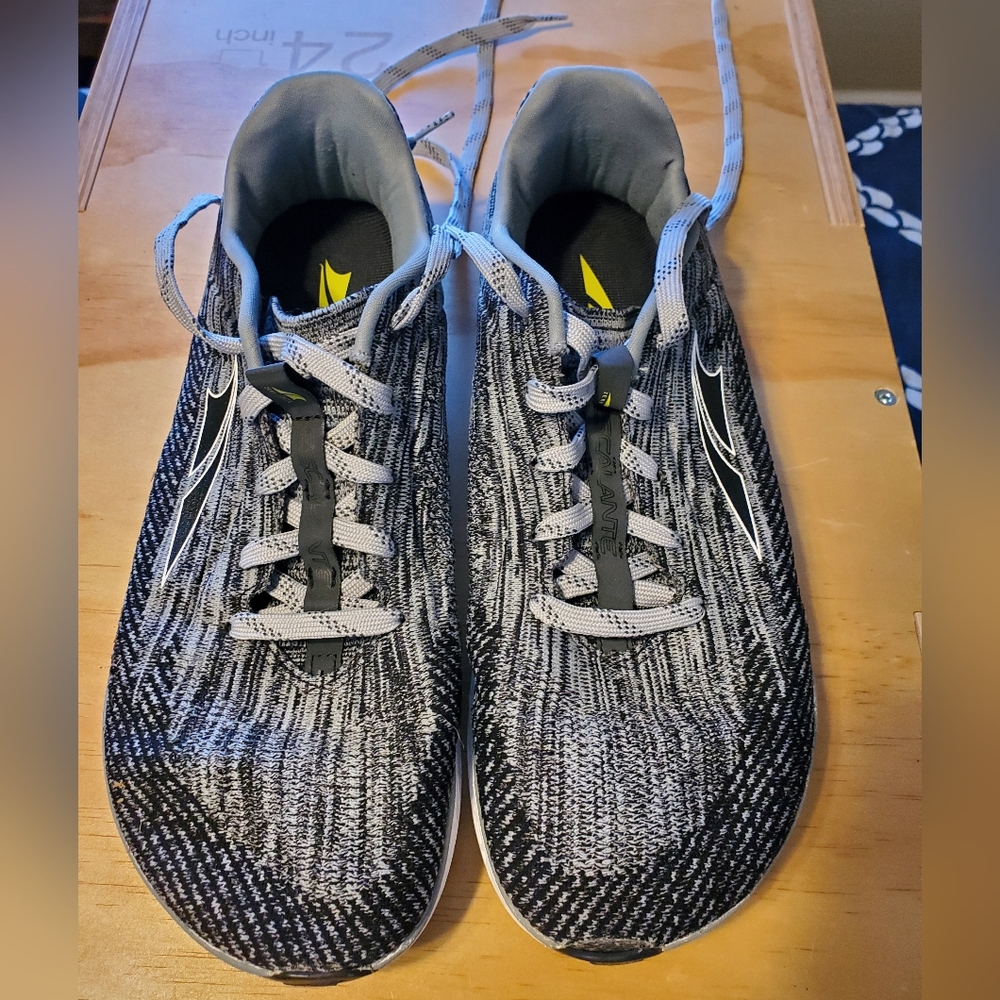 Altra Men’s Escalante 2 Running Shoes in Grey Size 12